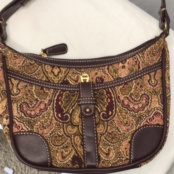 ETIENNE AIGNER Vintage paisley tapestry small shoulder handbag. - Picture 13 of 13